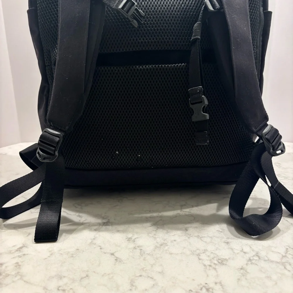 Lululemon Early Embark Backpack *22L in‎ Black